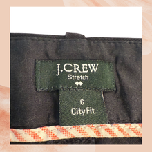 Carregue a imagem no visualizador da Galeria, J. Crew Black Stretch City Fit Cropped Pants (Pre-Loved) Size 6
