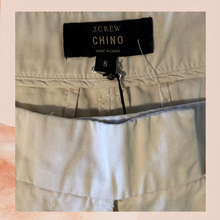 Carregue a imagem no visualizador da Galeria, J. Crew Light Khaki Casual Cuffed Chino Shorts NWT Size 8
