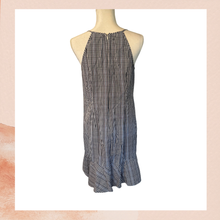 Carica l'immagine nel visualizzatore della galleria, J. Crew Navy Blue &amp; White Plaid Sleeveless Mini Dress (Pre-Loved) Size 6
