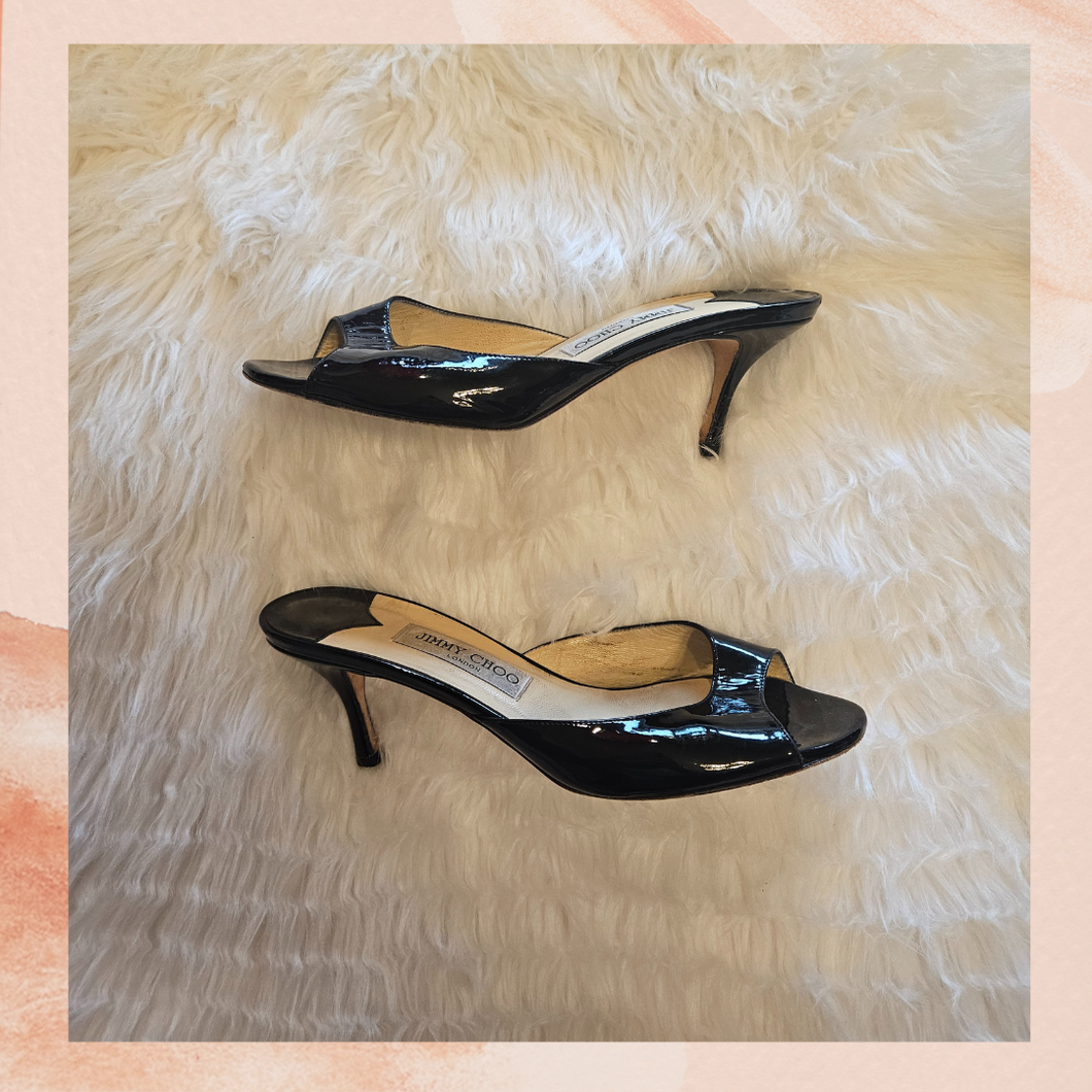 Jimmy Choo Black Patent Leather Low Heel Peep Toe Sandal (Pre-Loved) Size 38 (8 U.S)