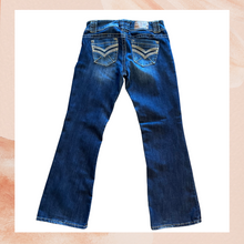 Carregue a imagem no visualizador da Galeria, Jolt Classic Dark Wash Bootcut Jeans (Pre-Loved) Size 11 (Juniors)
