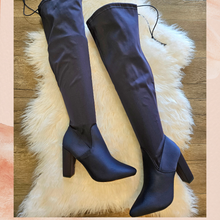 Carregue a imagem no visualizador da Galeria, JustFab Navy Blue Over the Knee Heeled Boots NWOT Size 10
