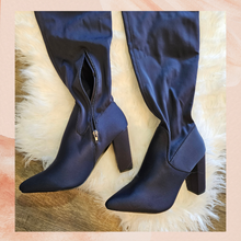 Carregue a imagem no visualizador da Galeria, JustFab Navy Blue Over the Knee Heeled Boots NWOT Size 10
