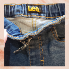 Cargue la imagen en el visor de la galería, Lee Med Dark Wash Pull-On Skinny Jeans (Pre-Loved) (Boy&#39;s) Size 7
