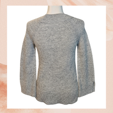 Carregue a imagem no visualizador da Galeria, Light Gray Holey Knit Sweater (Pre-Loved) OS See Measurements
