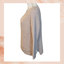 Carregue a imagem no visualizador da Galeria, Light Pink Cable Knit Sweater (Pre-Loved) Medium
