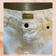 Carregue a imagem no visualizador da Galeria, Liz Claiborne White High-Rise Tapered Jeans (Pre-Loved) Size 10R
