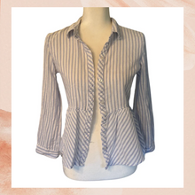 Chargez l'image dans la visionneuse de la galerie, Love Notes White &amp; Blue Striped Fitted Peplum Button-Down Blouse (Pre-Loved) Size Medium
