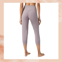 Carregue a imagem no visualizador da Galeria, Lululemon Gray Mauve Align Cropped Joggers (Pre-Loved) Waist 25
