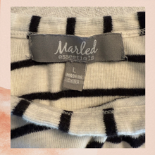 Carregue a imagem no visualizador da Galeria, Marled Essentials Soft White &amp; Black Striped Tank Top (Pre-Loved) Size Large
