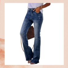 Chargez l'image dans la visionneuse de la galerie, Medium Wash Lightly Distressed Bootcut Flare Jeans NWOT Size 16 Long
