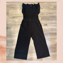 Carregue a imagem no visualizador da Galeria, Michael Kors Black Cap Sleeve Wide Leg Cropped Jumpsuit (Pre-Loved) Size Medium
