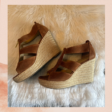Carica l'immagine nel visualizzatore della galleria, Michael Kors Brown Suede Cage Wedge Espadrille (Pre-Loved) Size 9M
