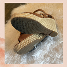 Carica l'immagine nel visualizzatore della galleria, Michael Kors Brown Suede Cage Wedge Espadrille (Pre-Loved) Size 9M
