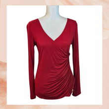 Carregue a imagem no visualizador da Galeria, Necessitees Red Soft Rouched V-Neck Tee (Pre-Loved) Medium
