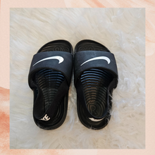 Chargez l&#39;image dans la visionneuse de la galerie, Nike Black Toddler Slide Slingback Sandals (Pre-Loved) Size 9C
