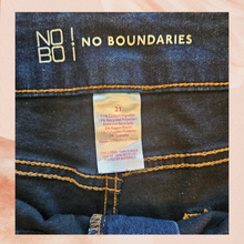 Carregue a imagem no visualizador da Galeria, No Boundaries Dark Wash Bootcut Jeans (Pre-Loved) Size 21
