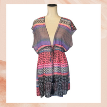 Cargue la imagen en el visor de la galería, OP Purple &amp; Pink Geometric Print Mini Swim Cover Dress (Pre-Loved) Size XL

