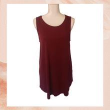 Load image into Gallery viewer, Old Navy Burgundy Relaxed Flowy Tank Top (Pre-Loved) Large
