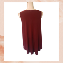 Chargez l&#39;image dans la visionneuse de la galerie, Old Navy Burgundy Relaxed Flowy Tank Top (Pre-Loved) Large
