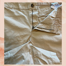 Load image into Gallery viewer, Old Navy Khaki Everyday Casual Shorts (Pre-Loved) Size 16
