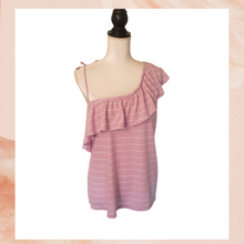 Laden Sie das Bild in den Galerie-Viewer. Old Navy Lilac Ruffle Cold Shoulder Top (Pre-Loved) XL
