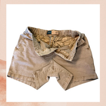 Carica l'immagine nel visualizzatore della galleria, Old Navy Brown Khaki Everyday Easy Chino Shorts (Pre-Loved) Size Medium
