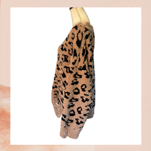 Carregue a imagem no visualizador da Galeria, POL Tan Leopard Print Oversized Distressed Sweater (Pre-Loved) Size Large
