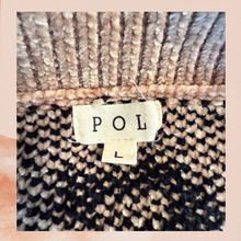 Carregue a imagem no visualizador da Galeria, POL Tan Leopard Print Oversized Distressed Sweater (Pre-Loved) Size Large
