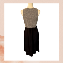 Carregue a imagem no visualizador da Galeria, Paraphrase Gray &amp; Black Colorblock Knit Tank Midi Dress (Pre-Loved) Medium
