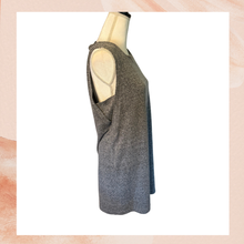 Carregue a imagem no visualizador da Galeria, Paraphrase Heathered Gray Sleeveless Mini Shift Dress (Pre-Loved) Size Large
