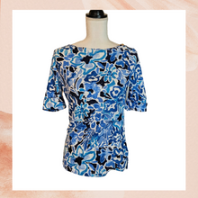Laden Sie das Bild in den Galerie-Viewer. Ralph Lauren Blue Floral Elbow Sleeve Shirt NWT Medium
