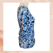 Cargue la imagen en el visor de la galería, Ralph Lauren Blue Floral Elbow Sleeve Shirt NWT Medium
