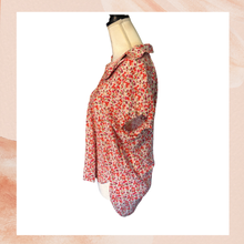 Carregue a imagem no visualizador da Galeria, Red &amp; Pink Floral Short Sleeve Button-Down Blouse (Pre-Loved) Size Medium
