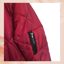 Chargez l&#39;image dans la visionneuse de la galerie, Red Quilted Puffer Zip-Front Jacket (Pre-Loved) Large
