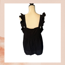 Carregue a imagem no visualizador da Galeria, Shein Black Cropped Ruffle Tank Top (Pre-Loved) Size XL

