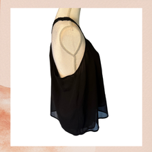 Laden Sie das Bild in den Galerie-Viewer. Shein Black Sheer Lacey Tank Blouse (Pre-Loved) Size XL

