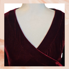 Cargue la imagen en el visor de la galería, Soft Surroundings Deep Red Velvet Surplus V-Neck Blouse (Pre-Loved) Medium
