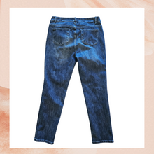 Chargez l&#39;image dans la visionneuse de la galerie, Soft Surroundings Medium Wash Straight Leg Jeans (Pre-Loved) Medium
