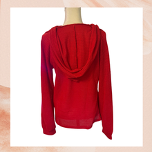Laden Sie das Bild in den Galerie-Viewer. Solid Red Light Waffle Open-Knit Pullover Hoodie (Pre-Loved) Size Large
