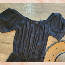 Carregue a imagem no visualizador da Galeria, Spiaggia Dolce Black Wide Neck Cropped Jumpsuit (Pre-Loved) XS
