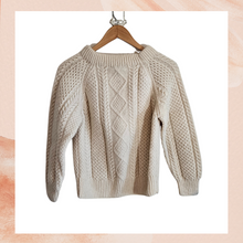 Carregue a imagem no visualizador da Galeria, Standun Cream Cable Thick Knit Pure Wool Sweater (Pre-Loved) OS (See Measurements)
