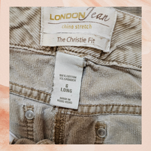 Cargue la imagen en el visor de la galería, Tan Beige London Jean Christie Fit Corduroy Bootcut Pants (Pre-Loved) 6 Long
