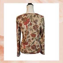 Laden Sie das Bild in den Galerie-Viewer. Tan Floral Soft Knit V-Neck Long Sleeve Tee (Pre-Loved) OS (See Measurements)
