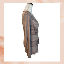 Chargez l&#39;image dans la visionneuse de la galerie, Taupe Shredded Tiered Lace Sheer Front Tee (Pre-Loved) Medium
