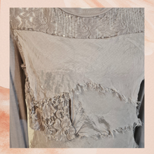 Chargez l&#39;image dans la visionneuse de la galerie, Taupe Shredded Tiered Lace Sheer Front Tee (Pre-Loved) Medium
