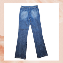 Laden Sie das Bild in den Galerie-Viewer. The Limited Medium Wash Straight Leg Jeans (Pre-Loved) Size 6
