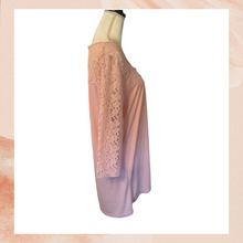 Chargez l'image dans la visionneuse de la galerie, Torrid Light Pink Lace Sleeve Henley Tunic Shirt NWT Size 0 (XL)
