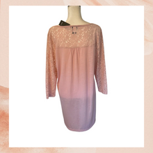 Chargez l'image dans la visionneuse de la galerie, Torrid Light Pink Lace Sleeve Henley Tunic Shirt NWT Size 0 (XL)
