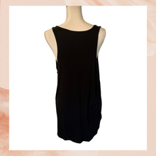 Laden Sie das Bild in den Galerie-Viewer. Torrid Super Soft Knits Black Scoop Neck Racerback Tank Top (Pre-Loved) Size 1 (1X)
